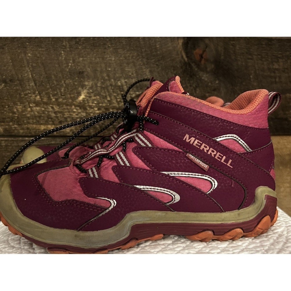 Merrell Chameleon 7 Access Mid Waterproof Hiking Boots Berry Size 4.5